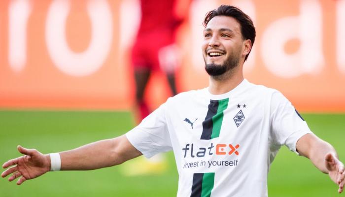 Ramy Bensebaïni voit grand et terrasse Mayence