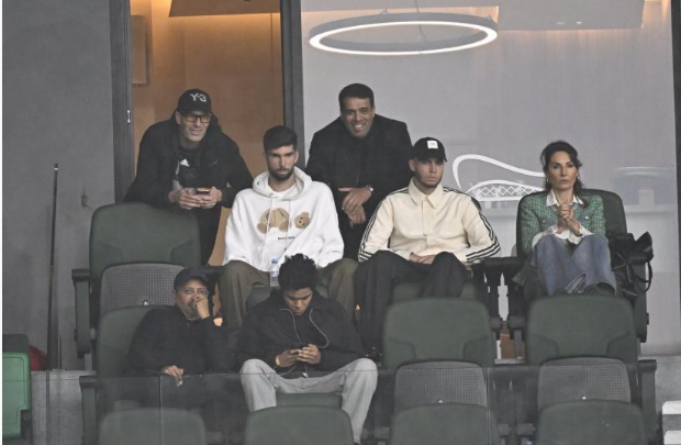 Zinedine Zidane, la belle surprise au stade de Rabat