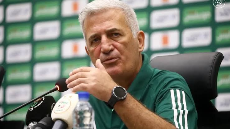 Vladimir Petkovic ratisse large au milieu de terrain