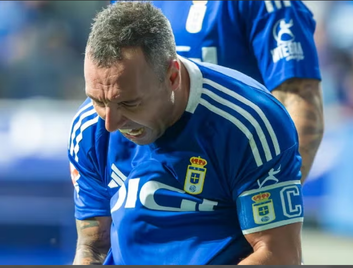 Santi Cazorla écope d’un rouge direct pour la première fois