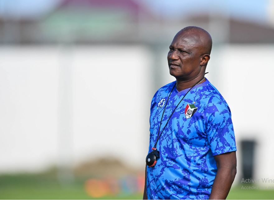 Kwesi Appiah déplore les difficultés du Soudan et défie l’Algérie à la CAN 2025