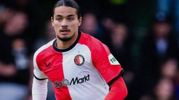 Robin van Persie adapte le programme pour ses joueurs jeûneurs, Hadj Moussa concerné