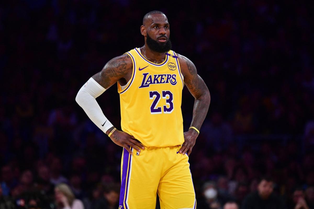 LeBron James ironise sur l'absence de pivot chez les Lakers 