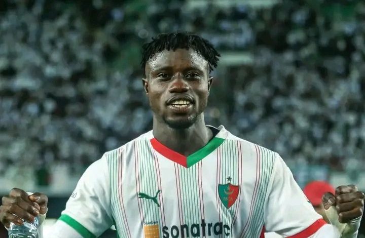 La commission de discipline convoque l’attaquant du MCA, Bangoura