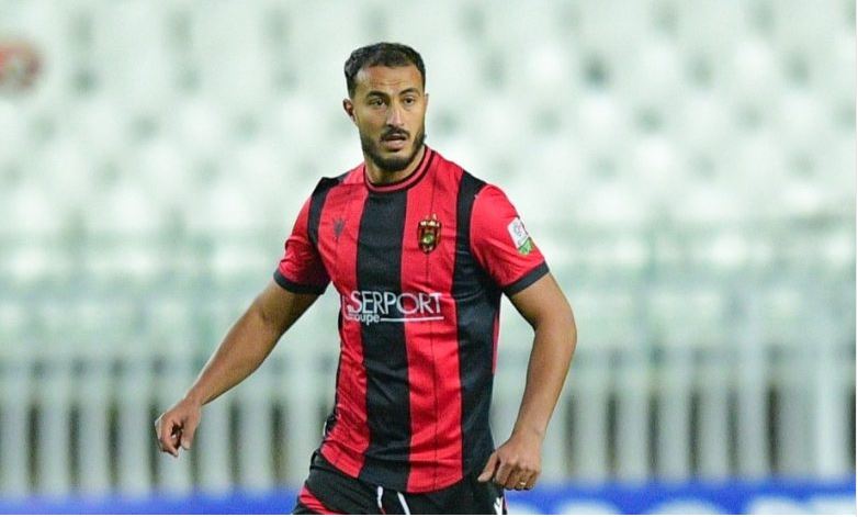 Al Ittihad Tripoli s'offre le « roc » de l'USM Alger, Adem Alilet