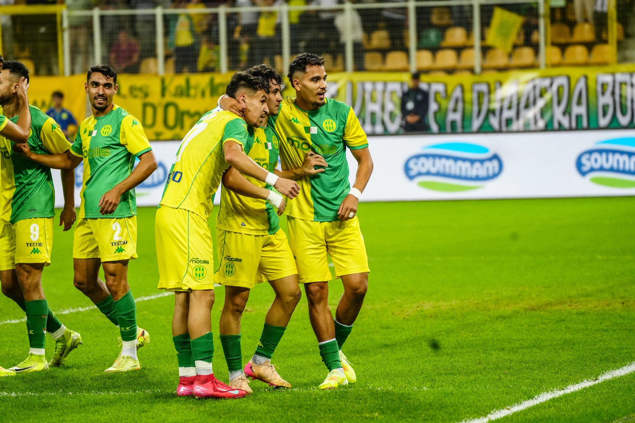 Les Canaris volent vers la phase de groupes